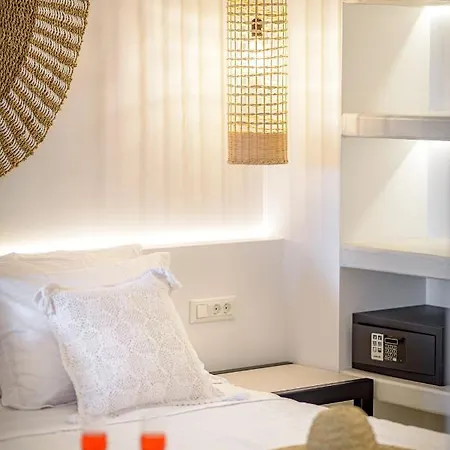 Thealos Santorini Apartment